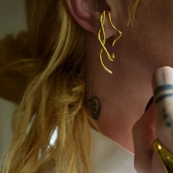 New Copacabana Medusa Gold Earrings 18k Gold Plated - Picture 1 of 7